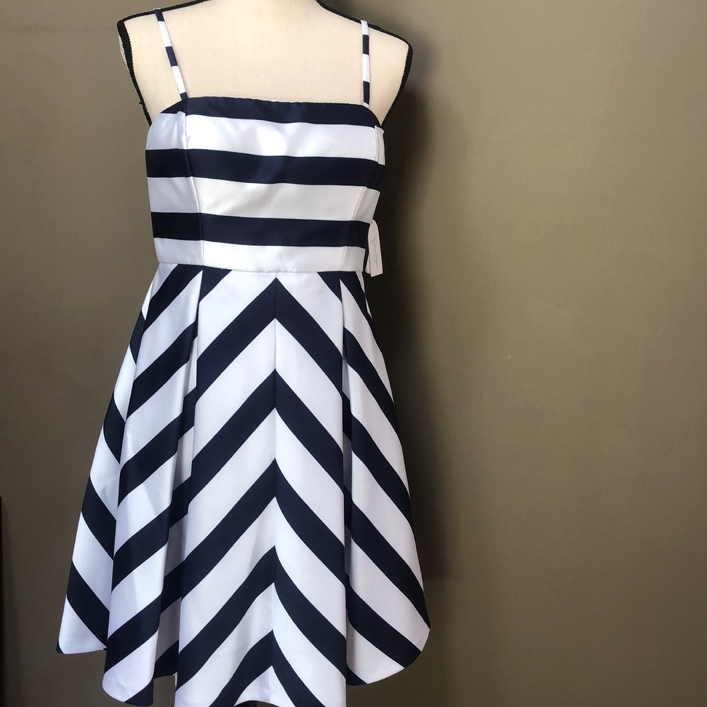 Jessica Simpson white and blue stripe dress NWT - Picture 1 of 6